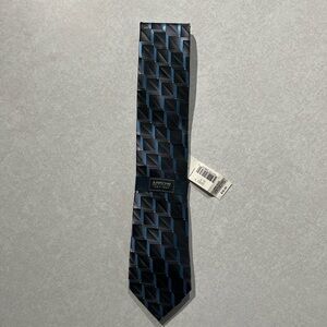 Arrow Men's Tie with Black and Blue Pattern
